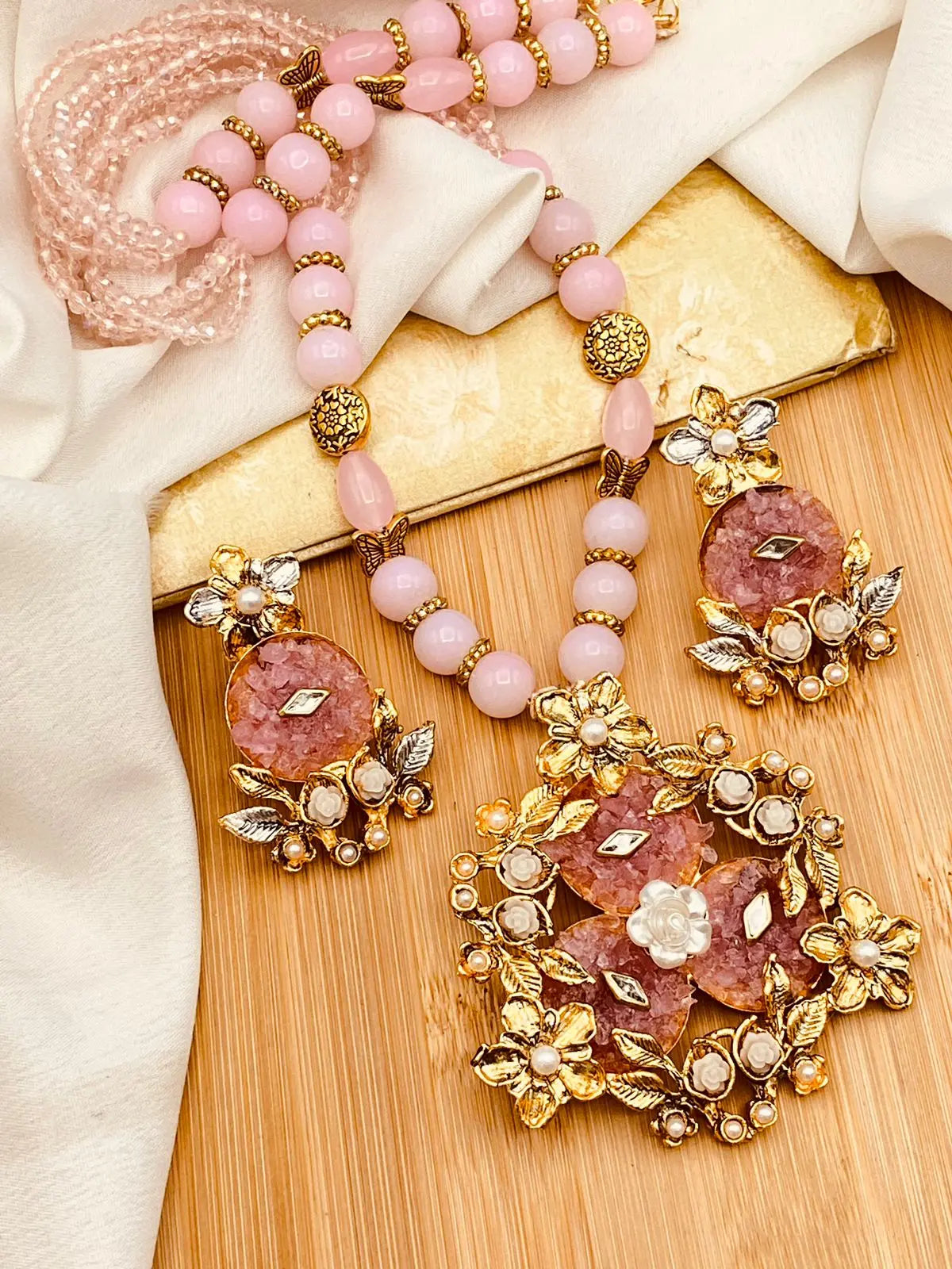 Crush stones flower Hand made Mala set NJ-1601