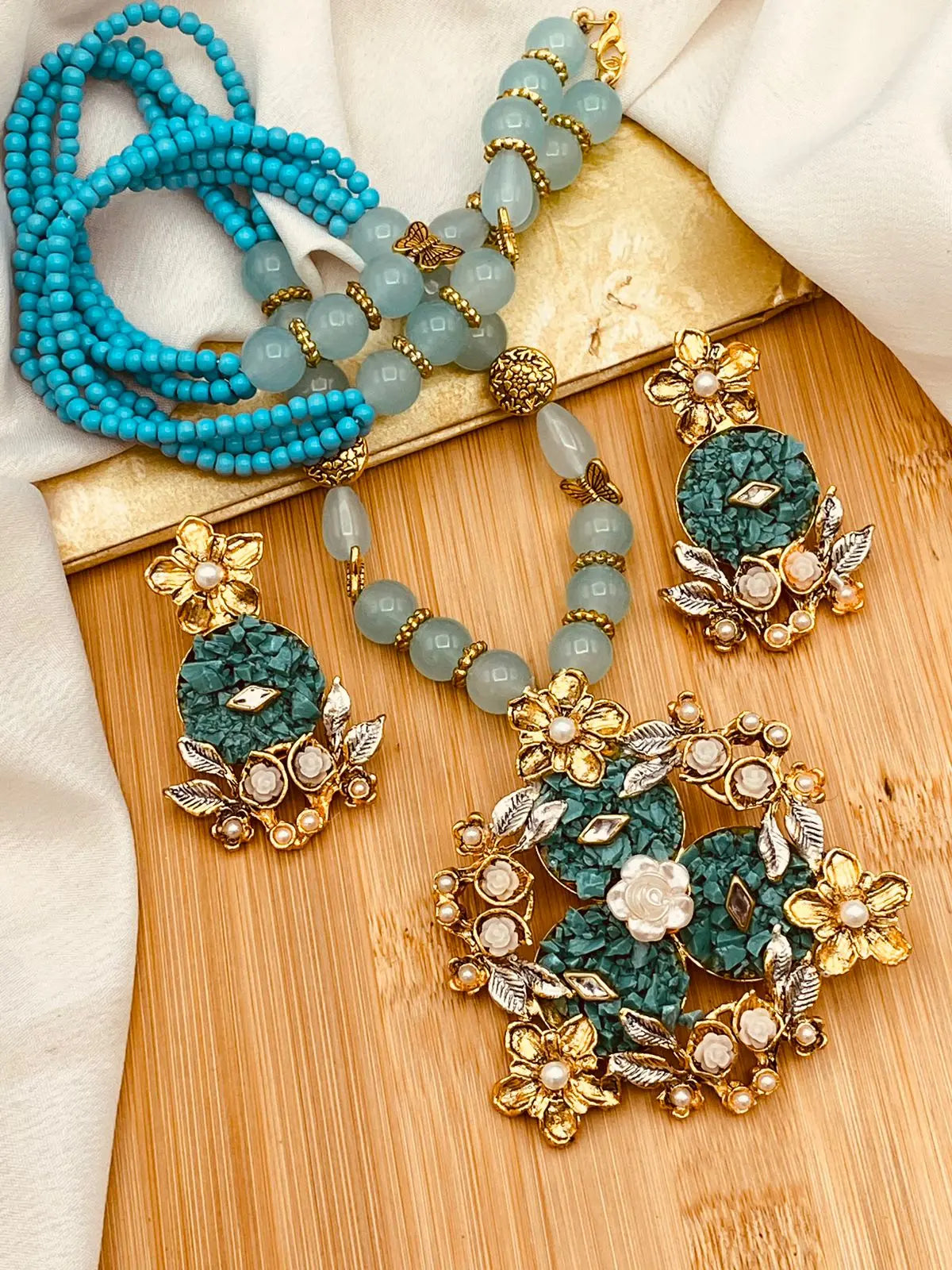 Crush stones flower Hand made Mala set NJ-1601