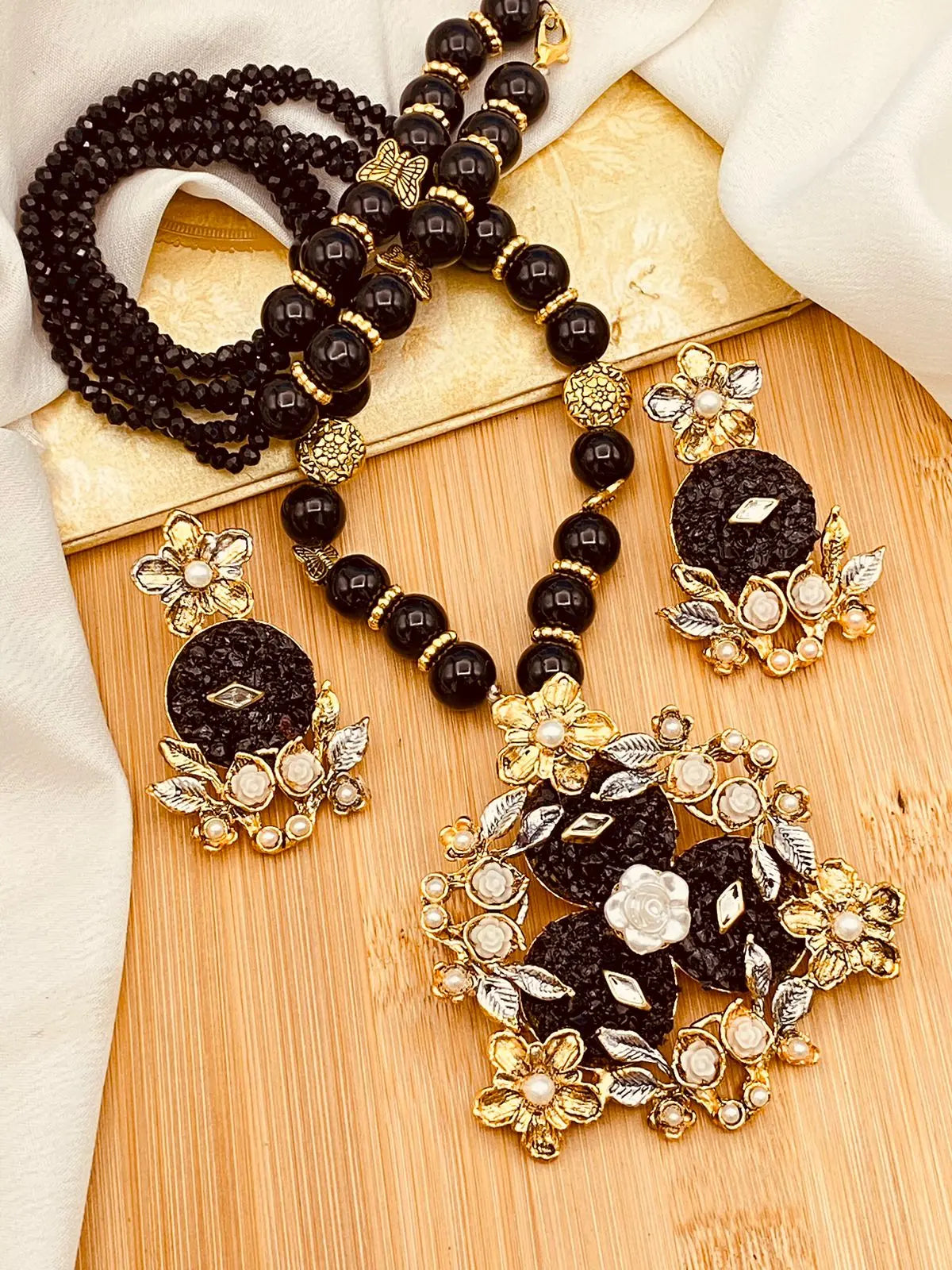 Crush stones flower Hand made Mala set NJ-1601