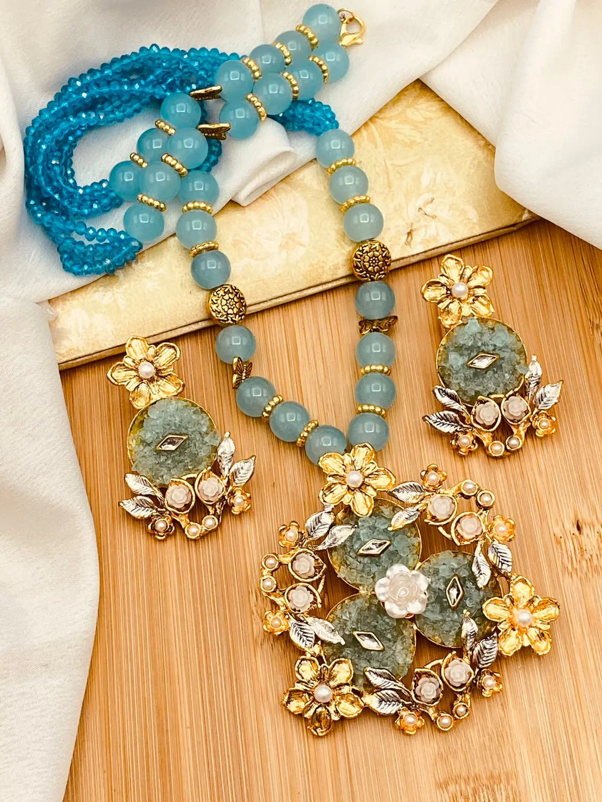 Crush stones flower Hand made Mala set NJ-1601