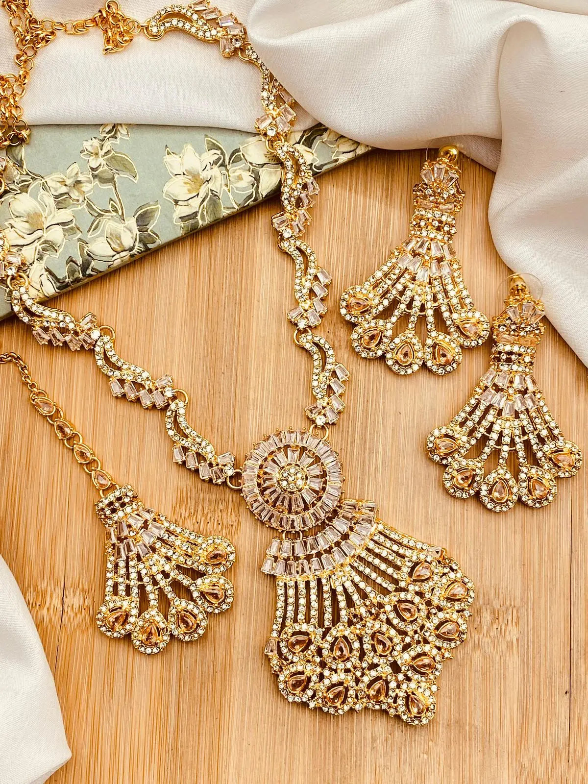 Tulip Zirconia Mala set with Tika -2200-Golden